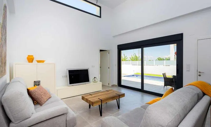 THE MEDITERRANEAN LIFESTYLE ALL ON ONE LEVEL