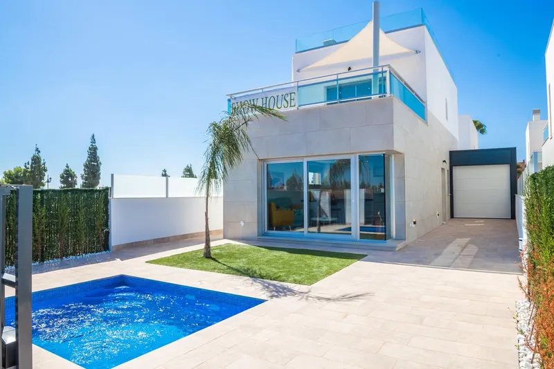 VILLAS DE OBRA NUEVA EN LOS ALCAZARES