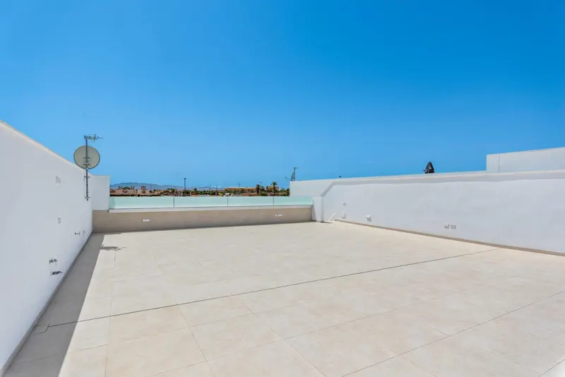 Villas de nueva construcción cerca de Serena Golf en Los Alcázares