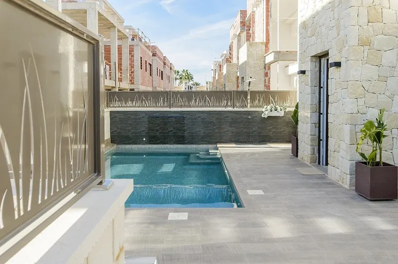 NEW BUILD RESIDENTIAL OF VILLAS IN LOS MONTESINOS