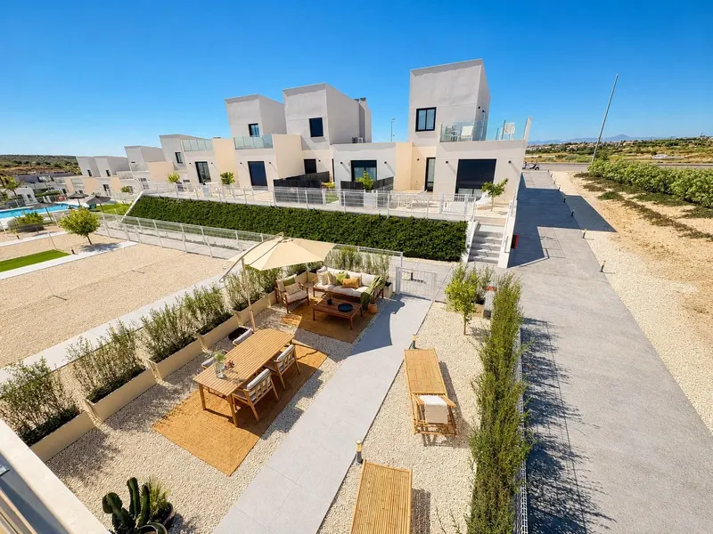 New Build Key Ready Townhouses and Semi Detached Villas in Altaona Golf Resort Murcia