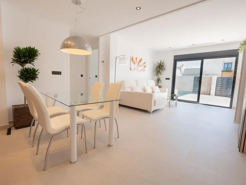Villas de Obra Nueva con Piscina Privada en Oasis de la Marina, Costa Blanca
