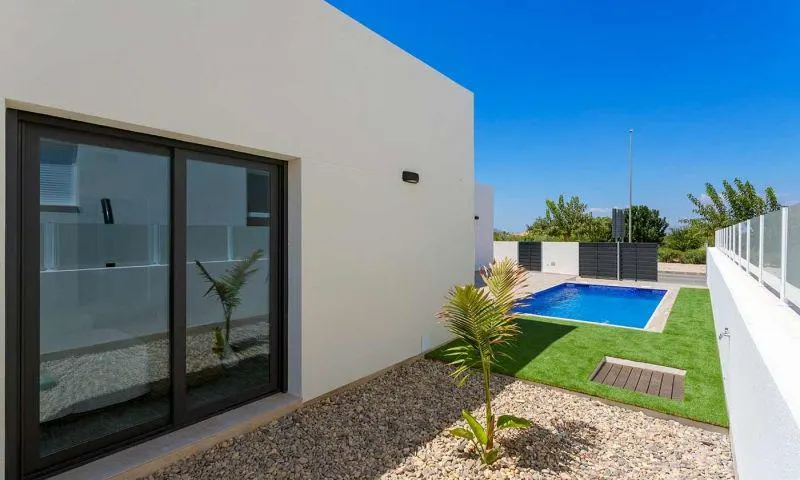 THE MEDITERRANEAN LIFESTYLE ALL ON ONE LEVEL
