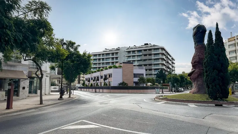 Adosados de lujo de nueva construcción en Fuengirola, a solo 220 metros del mar