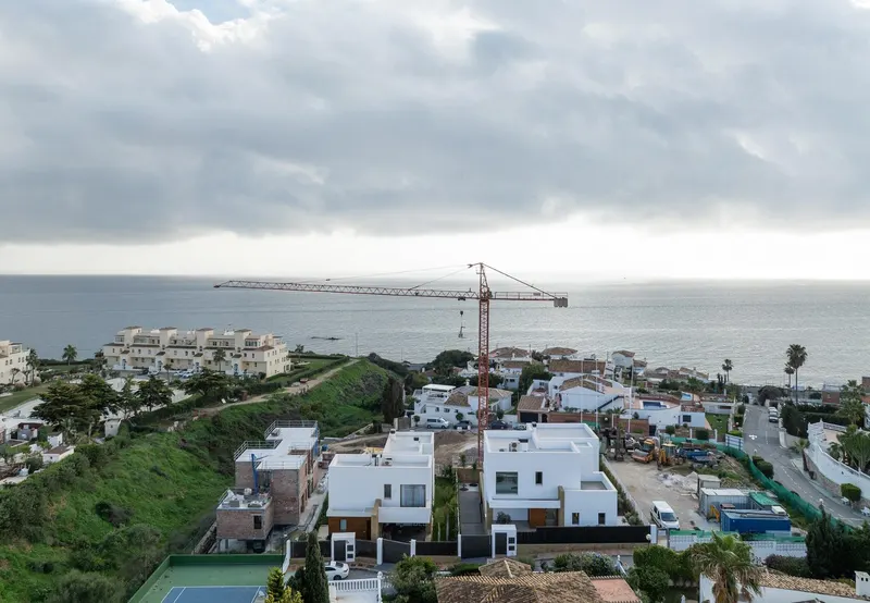 Ekskluzywne nowe wille na sprzedaż w Las Farolas, Mijas Costa