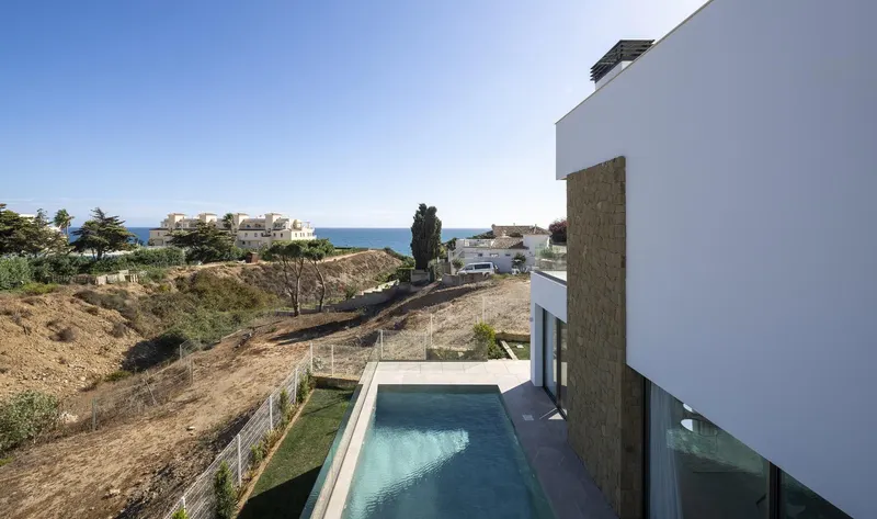 Ekskluzywne nowe wille na sprzedaż w Las Farolas, Mijas Costa
