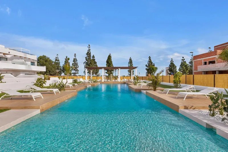 Nowy kompleks mieszkaniowy w pobliżu pola golfowego Serena i Mar Menor w Los Alcazares