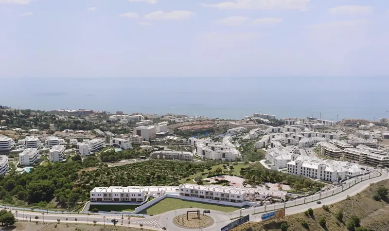 Adosados de lujo de nueva construcción con vistas al mar en El Higuerón, Fuengirola
