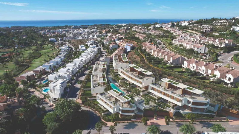 NEW BUILD RESIDENTIAL IN EL PARAISO, MALAGA