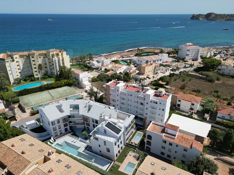 Apartamentos de nueva construcción en Cala Blanca, Jávea, a solo 100 metros del mar