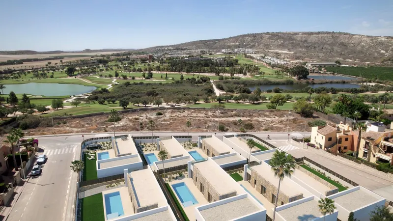 Villas de lujo de nueva construcción junto al campo de golf La Finca en Algorfa