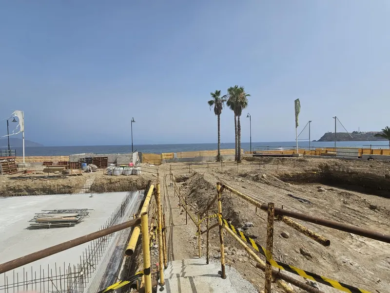 Villas de lujo de nueva construcción en primera línea de playa en Puerto de Mazarrón