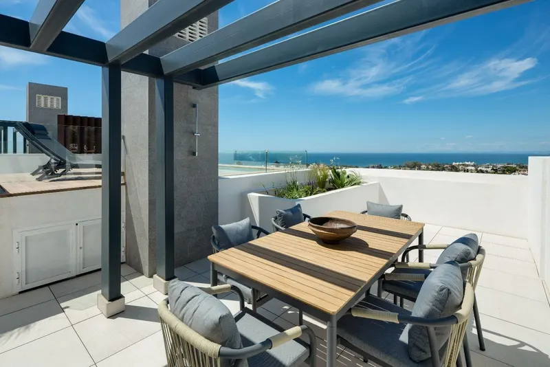 Lujosas casas adosadas de nueva construcción en Río Real, Marbella
