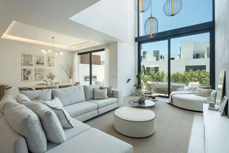 Lujosas casas adosadas de nueva construcción en Río Real, Marbella