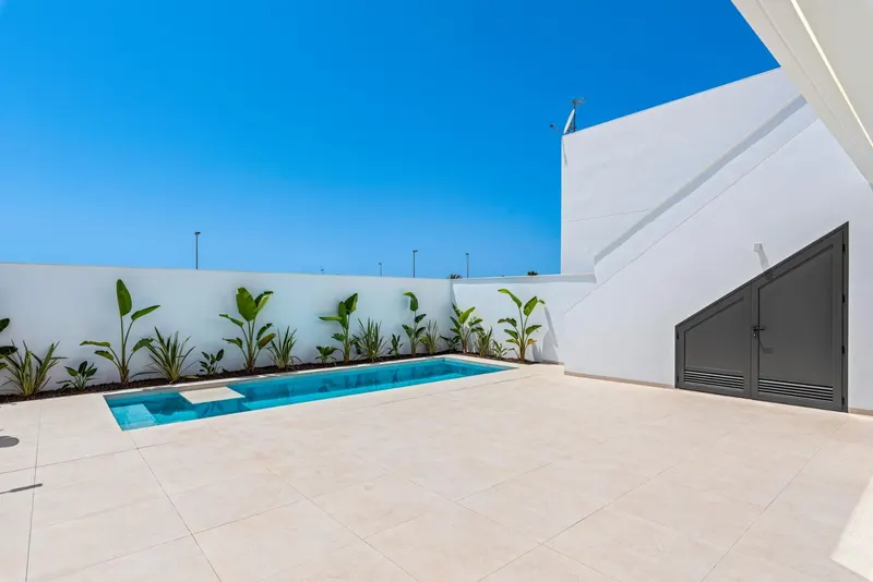 Villas de nueva construcción cerca de Serena Golf en Los Alcázares