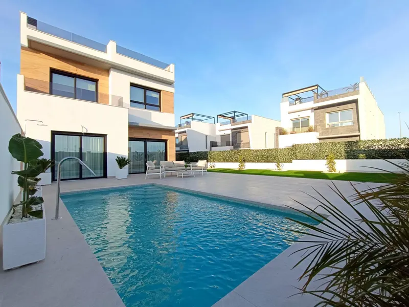 Lujosos chalets adosados de nueva construcción en Benijófar, Costa Blanca