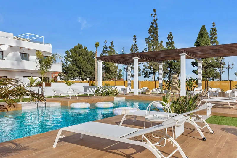 Nowy kompleks mieszkaniowy w pobliżu pola golfowego Serena i Mar Menor w Los Alcazares