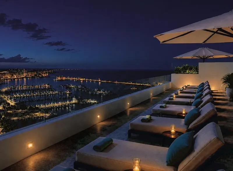 Apartamentos de lujo de nueva construcción cerca del puerto deportivo de Torrevieja y de la Playa del Cura
