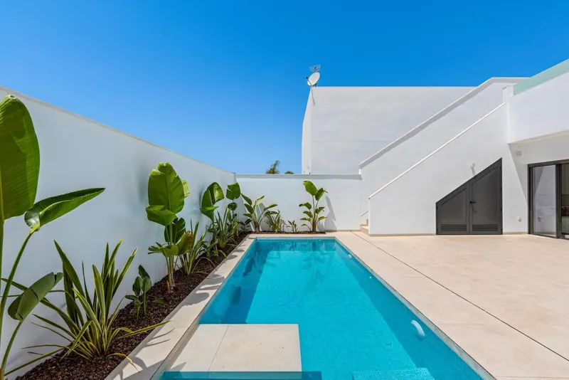Villas de nueva construcción cerca de Serena Golf en Los Alcázares