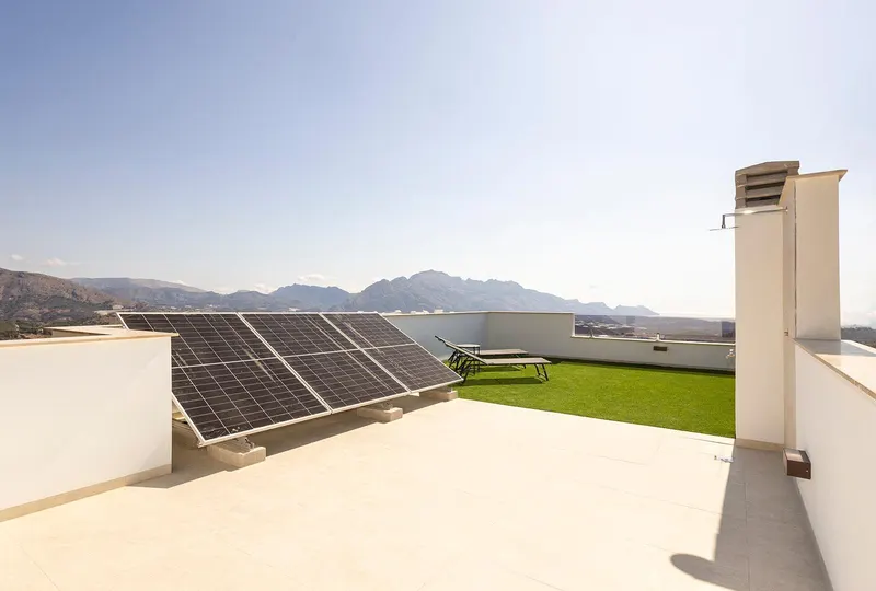Impresionantes villas de nueva construcción en Polop con vistas al mar