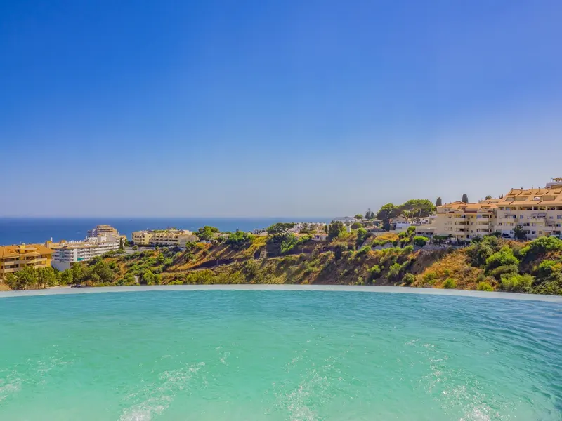 Luxurious New Build Townhouses with Sea Views in El Higuerón, Costa del Sol