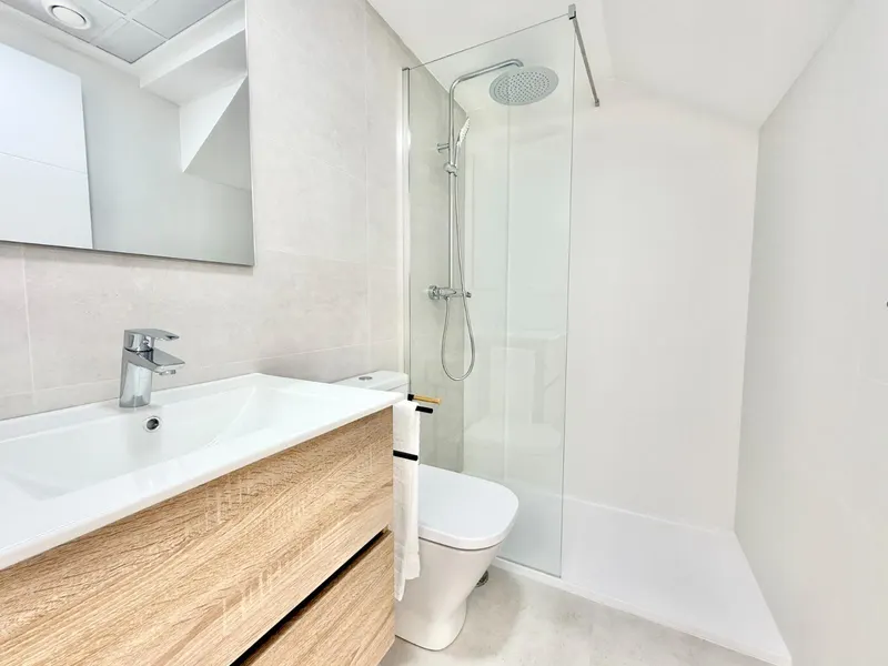 New Build Townhouses for Sale in Cox – 44 Modern Homes with Great Amenities