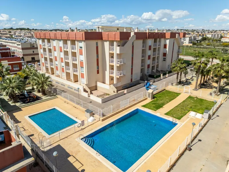 Complejo Residencial Regenerado en Lomas de Cabo Roig - Apartamentos Reformados