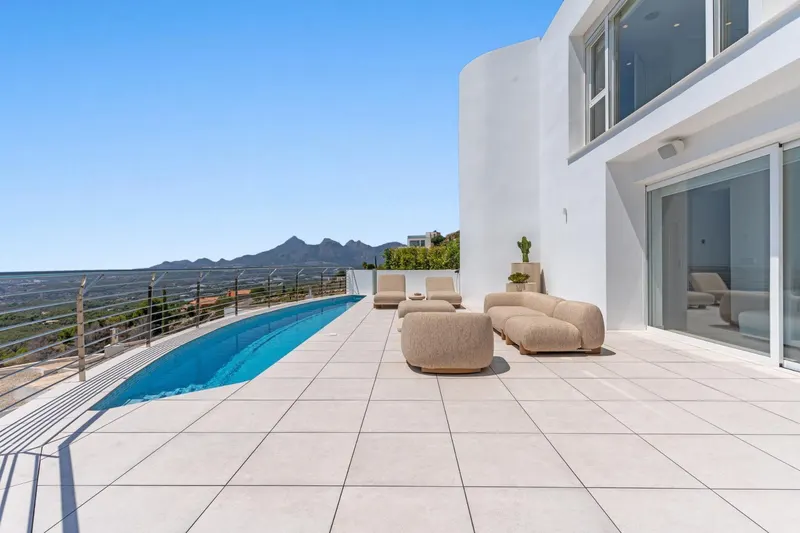 Villa de lujo en Altea con vistas al mar y piscina privada