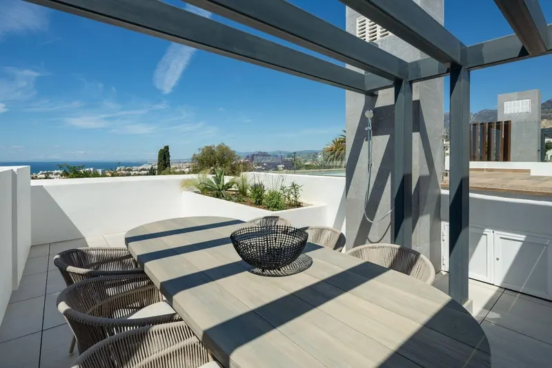 Lujosas casas adosadas de nueva construcción en Río Real, Marbella