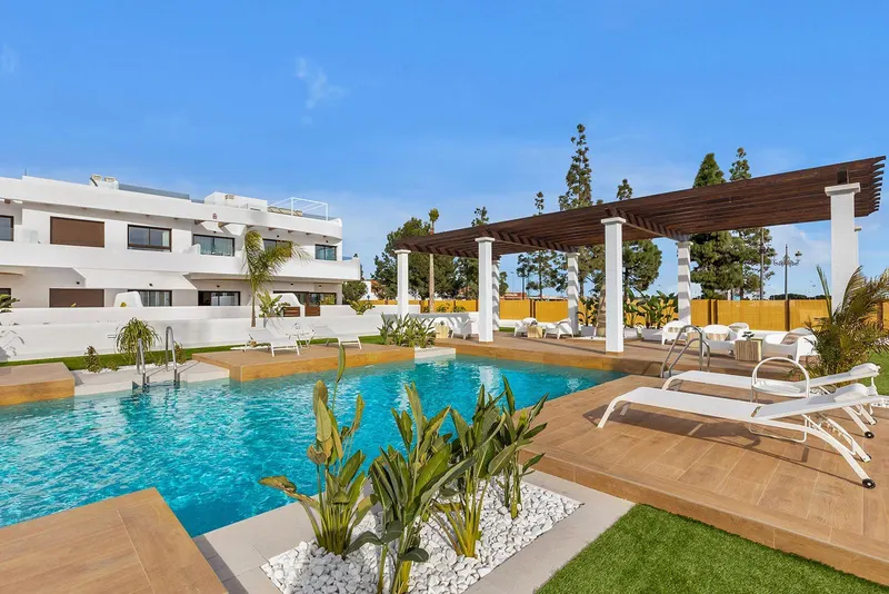 Nowy kompleks mieszkaniowy w pobliżu pola golfowego Serena i Mar Menor w Los Alcazares