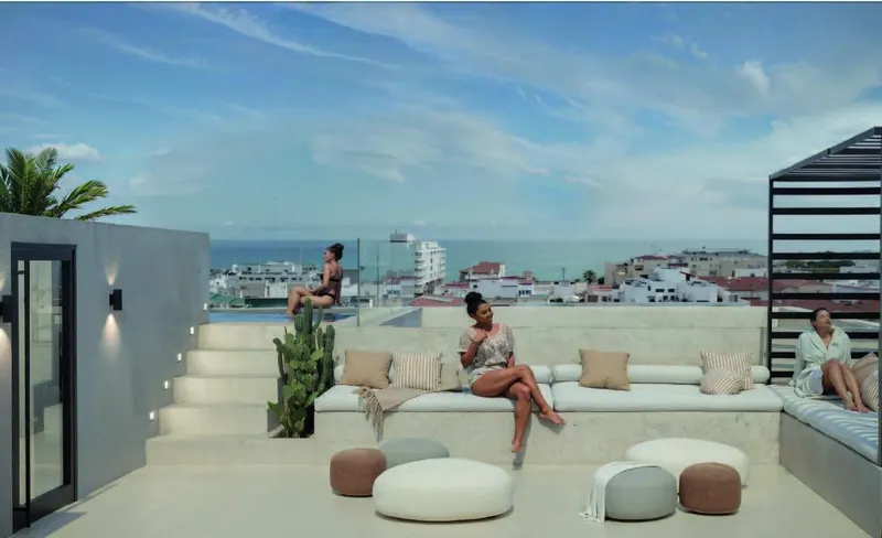 Nowoczesne apartamenty na sprzedaż zaledwie 250 m od plaży El Cura w Torrevieja na Costa Blanca