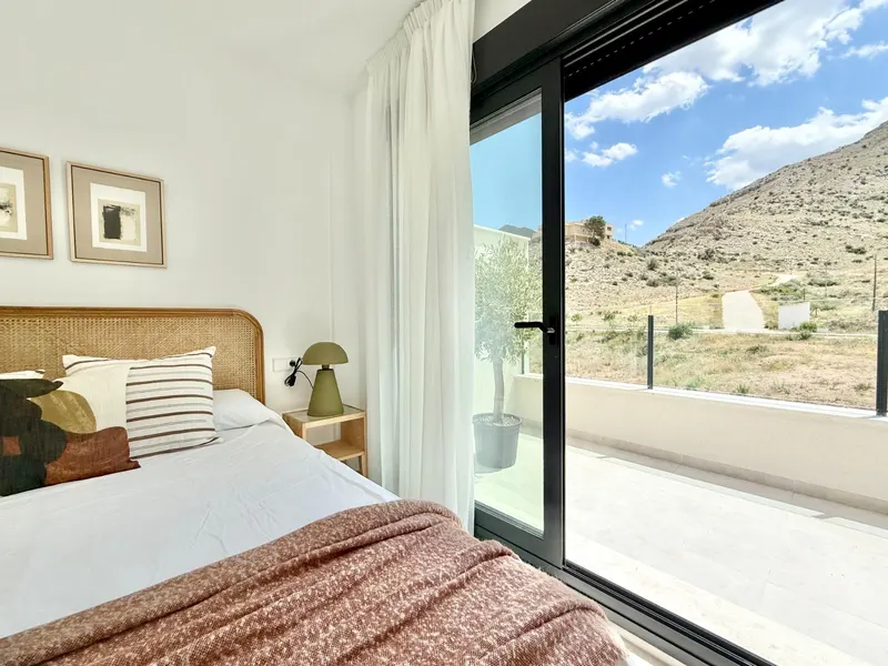 New Build Townhouses for Sale in Cox – 44 Modern Homes with Great Amenities