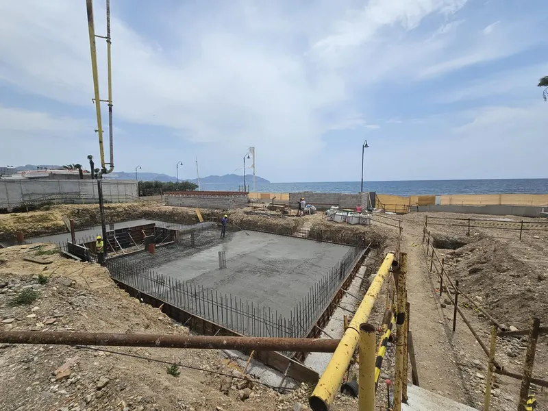 Villas de lujo de nueva construcción en primera línea de playa en Puerto de Mazarrón