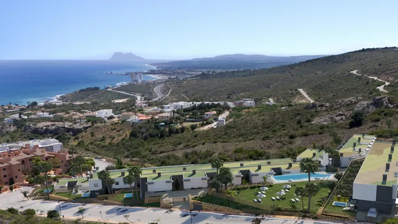 Adosados de nueva construcción con impresionantes vistas al mar en Manilva