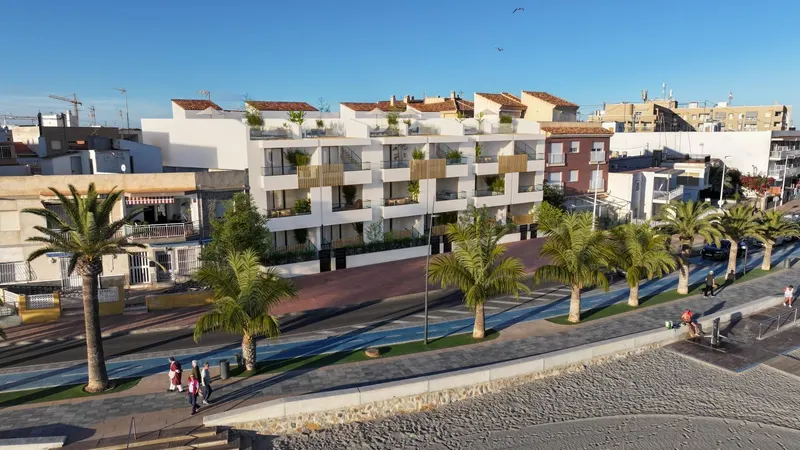 RESIDENCIAL DE OBRA NUEVA EN PRIMERA LÍNEA DE PLAYA EN SAN PEDRO DEL PINATAR