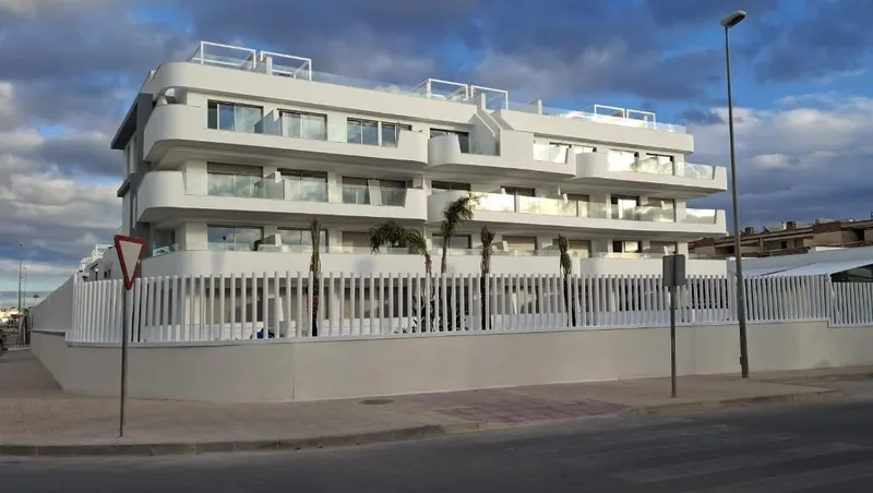 COMPLEJO RESIDENCIAL DE OBRA NUEVA EN LOMAS DE CABO ROIG