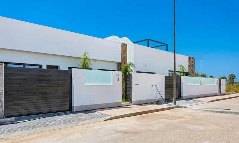 Villas de nueva construcción cerca de Serena Golf en Los Alcázares