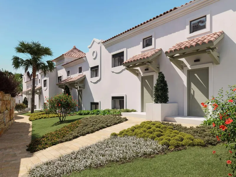 Modernas viviendas mediterráneas con vistas al mar y al golf en Estepona, Costa del Sol