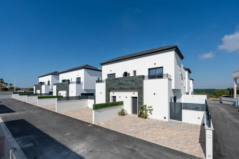 BUNGALOWY Z 3 SYPIALNIAMI W EKSKLUZYWNYM MIESZKANIU W GRAN ALACANT!