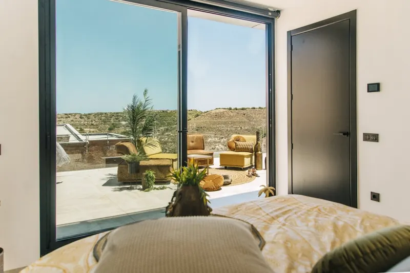 VILLA DE DISEÑO JUNTO AL MAR