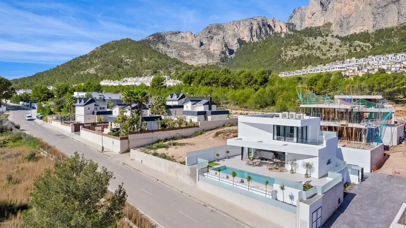 NEW BUILD VILLAS IN POLOP
