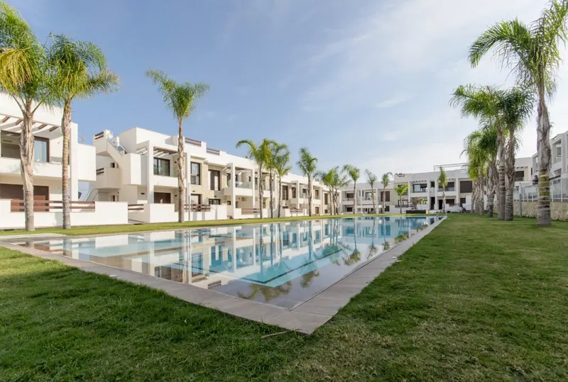 RESIDENCIAL DE OBRA NUEVA DE BUNGALOWS EN LOS BALCONES, TORREVIEJA
