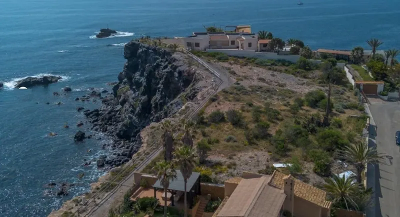 Ekskluzywne, luksusowe wille w pierwszej linii brzegowej w Cala Flores, Cabo de Palos