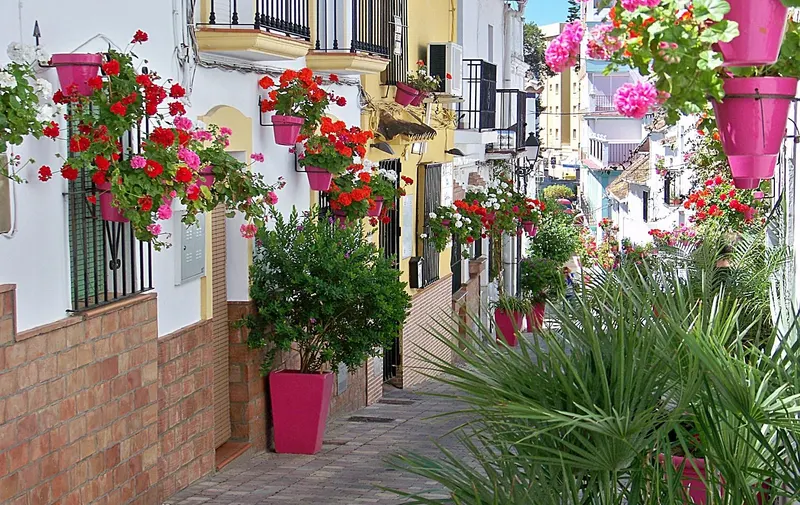 NEW BUILD RESIDENTIAL COMPLEX AT ESTEPONA GOLF
