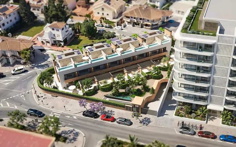 Adosados de lujo de nueva construcción en Fuengirola, a solo 220 metros del mar