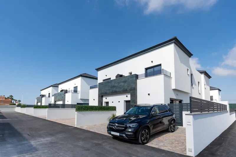 BUNGALOWY Z 3 SYPIALNIAMI W EKSKLUZYWNYM MIESZKANIU W GRAN ALACANT!
