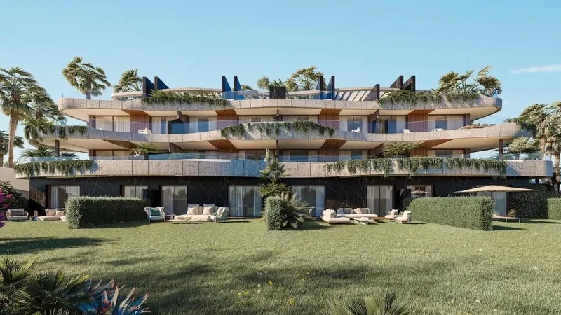 Bajos y áticos de lujo de nueva construcción en Elviria Hills, Marbella Este
