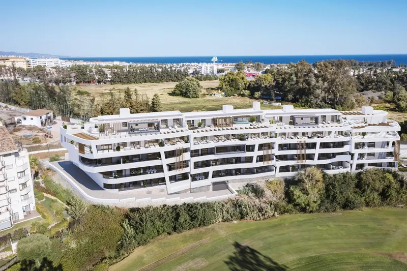 APARTAMENTO EN URBANIZACIÓN DE LUJO A UN PASO DE MARBELLA