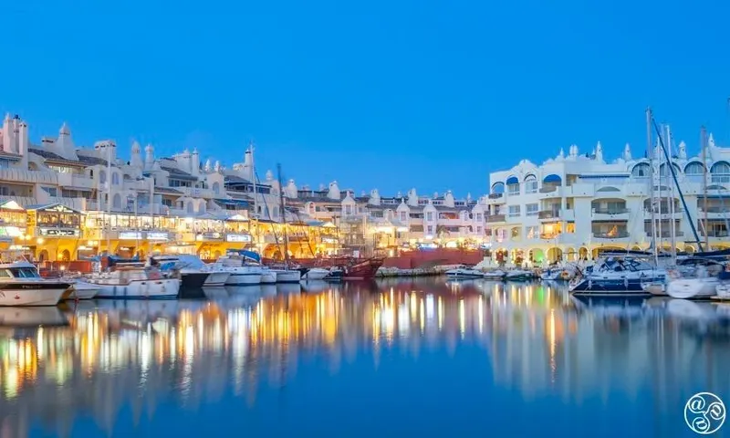 RESIDENCIAL DE OBRA NUEVA CON VISTAS AL MAR EN BENALMADENA