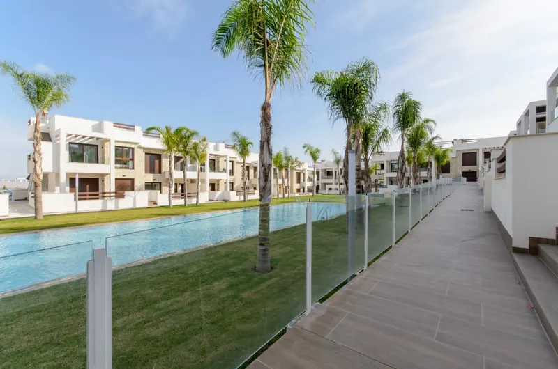 RESIDENCIAL DE OBRA NUEVA DE BUNGALOWS EN LOS BALCONES, TORREVIEJA